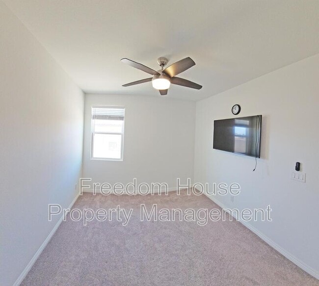 Building Photo - 3575 E Wallowa Dr