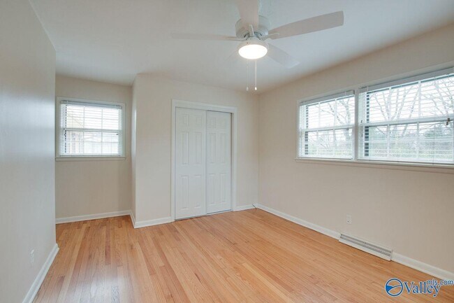 Building Photo - 814 Cleermont Dr SE