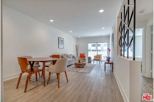 Building Photo - 1439 N Poinsettia Pl