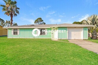 Building Photo - 3 Bedroom Pet-Friendly Home in Palm Bay, FL with Main Street Renewal
