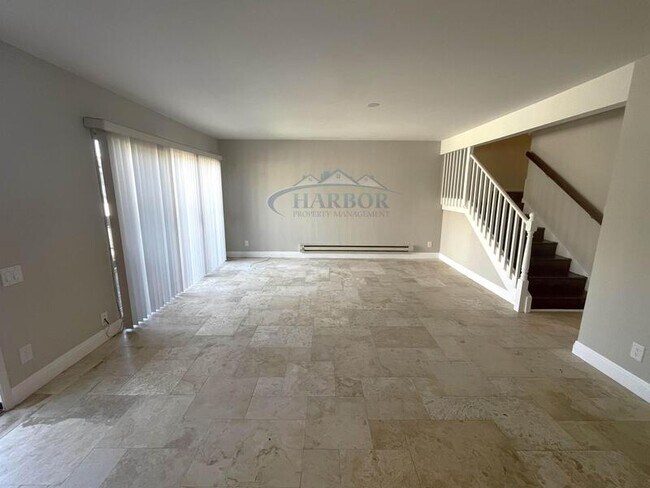 Building Photo - 356 Miraleste Dr