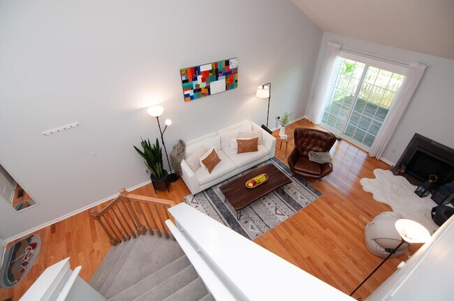 Building Photo - 4471 Hillside Ct