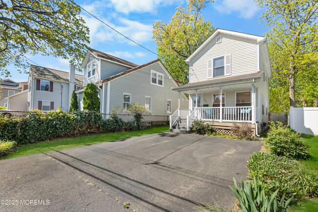 Building Photo - 105 Wayside Dr