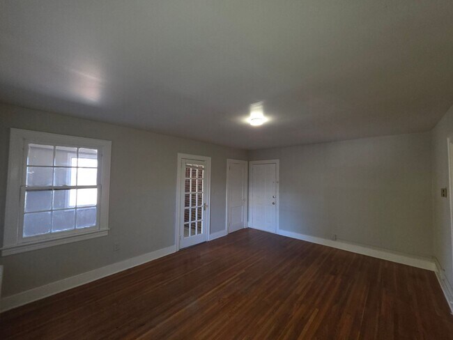 Building Photo - BH-P2P1412-4