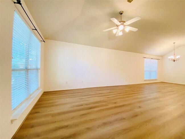 Building Photo - 5747 Wandering Creek Dr