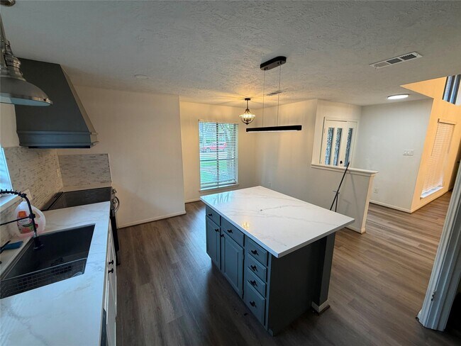 Building Photo - 2644 Hadley Cir