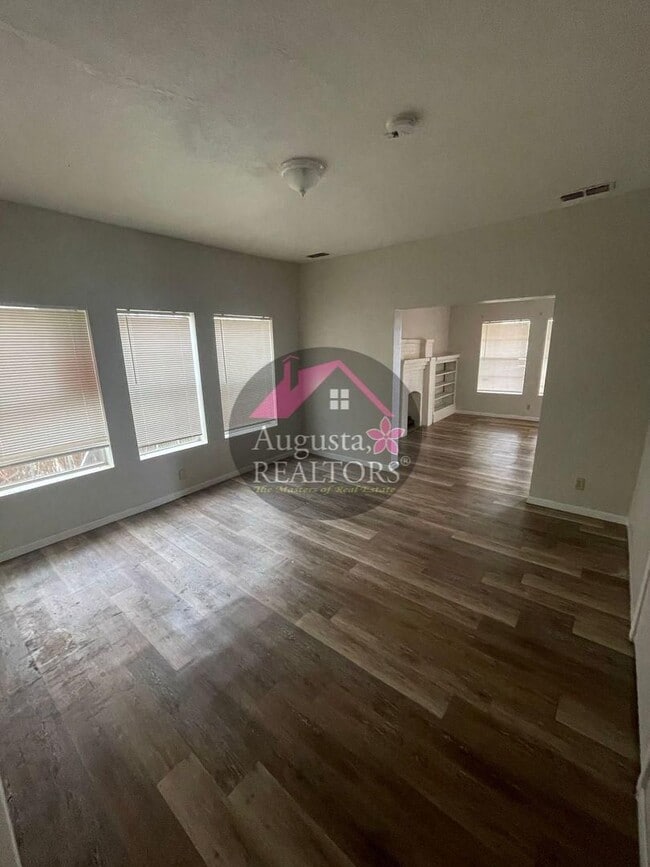 Building Photo - Parv-1366/1368 Mulberry