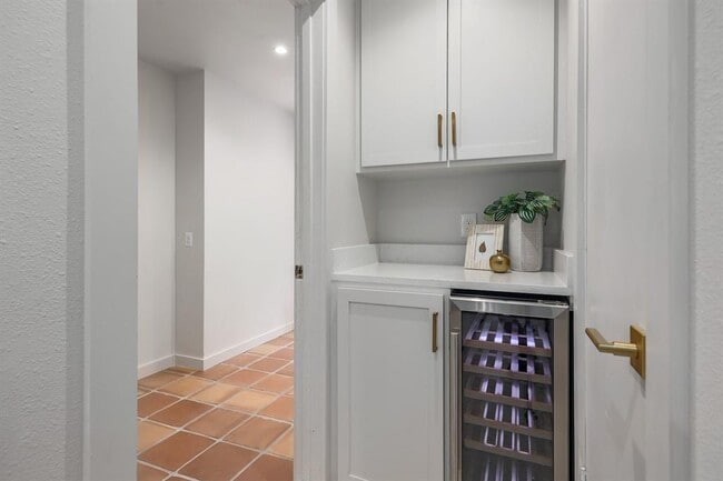 Building Photo - 3006 Burning Oak Dr