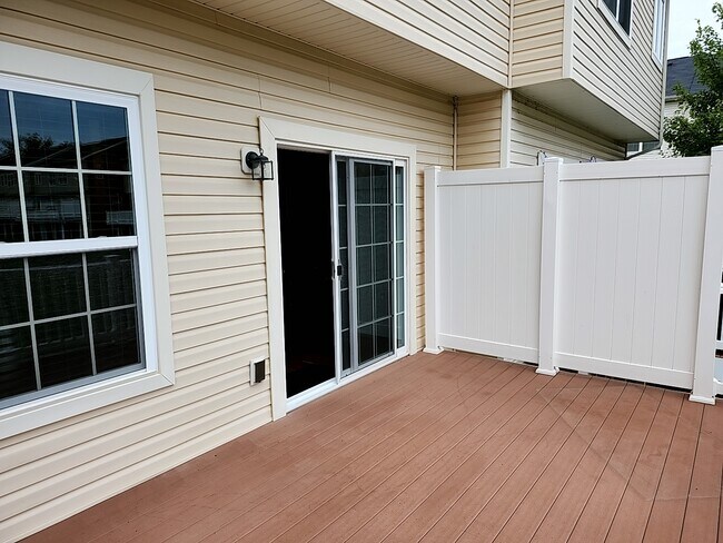 Building Photo - Bryans Road Townhome Retreat | Flexible Lease Available