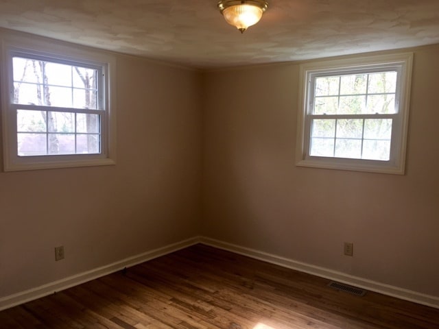 Building Photo - NO HUD OR SECTION 8!