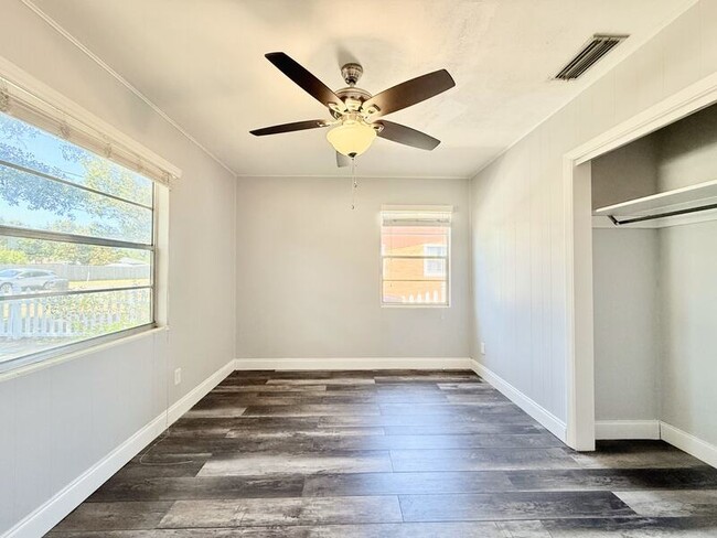 Building Photo - 1238 Bellevue Blvd