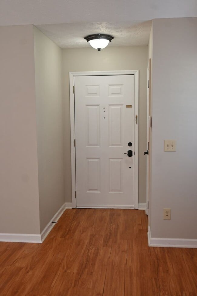 Building Photo - NE-Columbus-3 Bedrooms & 2 full Baths-Move-In Ready