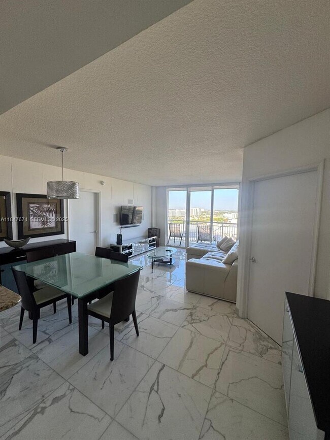 Building Photo - 19501 W Country Club Dr