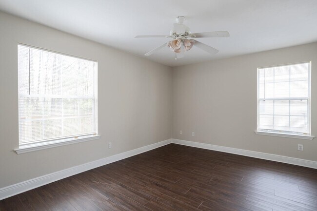 Building Photo - 3569 Chatelaine Dr