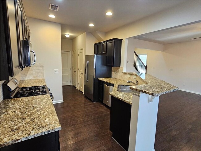 Building Photo - 6185 Crested Moss Dr