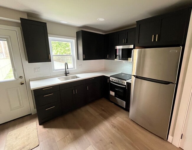 Building Photo - *Beautiful home in historic area of the city*