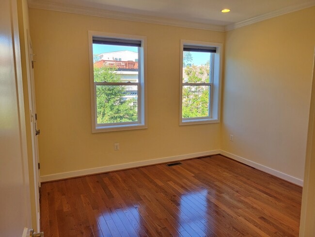 Building Photo - 127 Quincy Pl NE