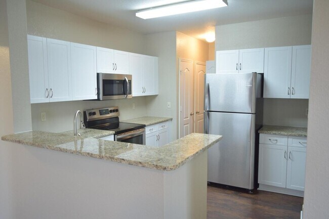 Building Photo - 104 SW Peacock Blvd