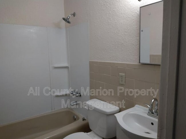 Building Photo - 2026 NW 14th St