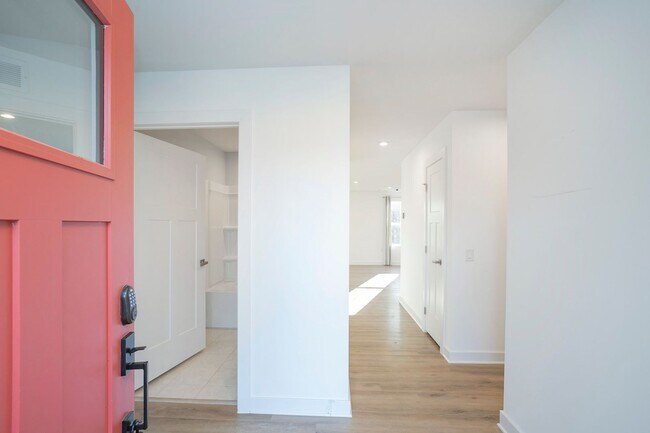 Primary Photo - Beautiful One Level Home in Columbia!