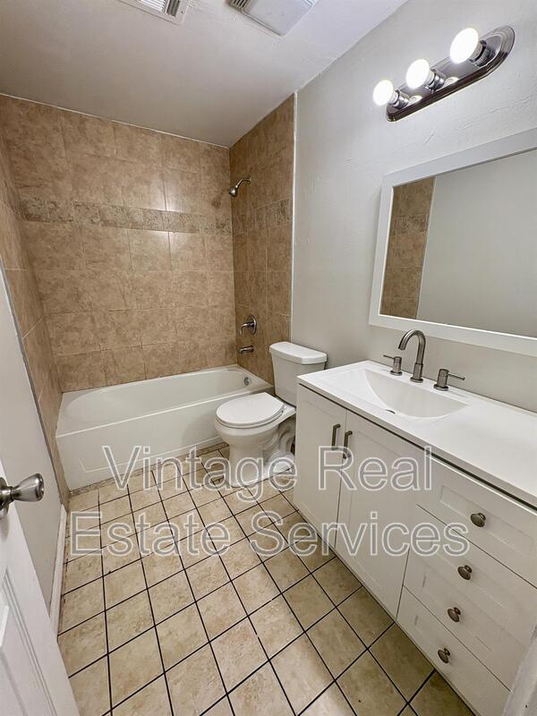 Building Photo - 2810 State Rd 60