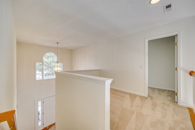 Building Photo - Beautiful 3 bedroom 2.5 bath home in Williams Glenn Community in Charlotte with Primary on the main.