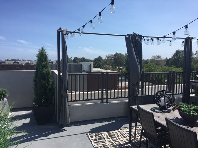 Building Photo - 826 Brickyard Ln