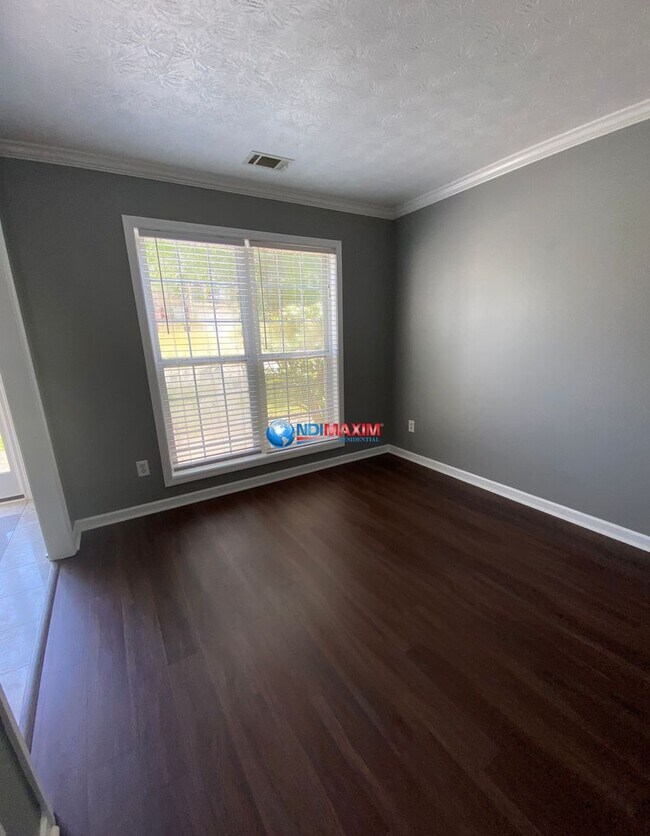 Building Photo - Spacious 4-bedroom house in Lawrenceville