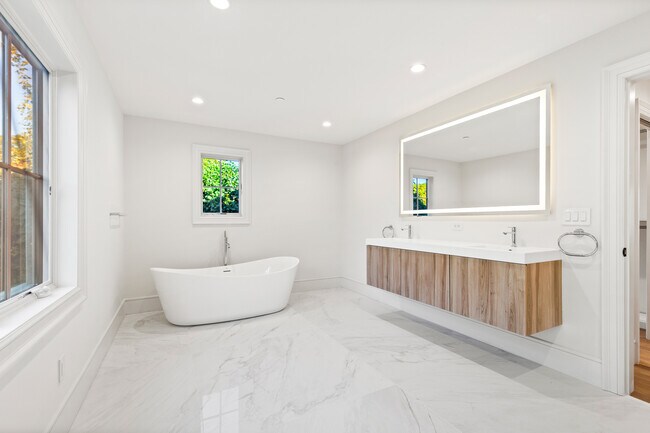 Building Photo - 19 Highland Park Pl