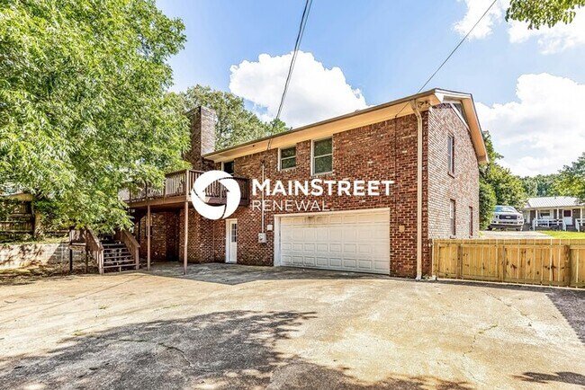 Building Photo - 3 Bedroom Pet-Friendly Home in Tarrant, AL with Main Street Renewal