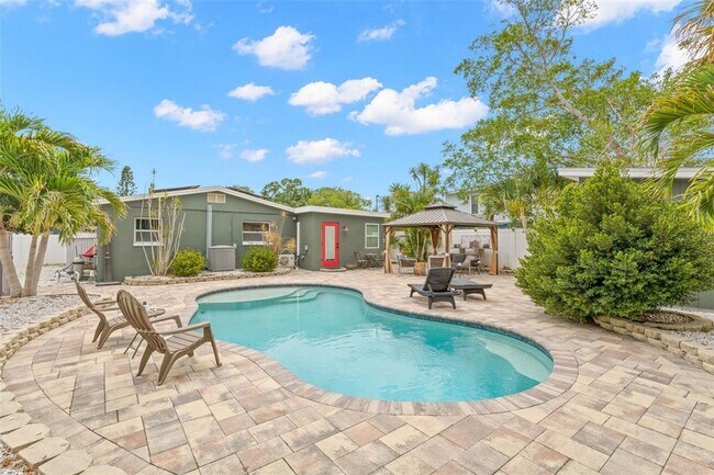 Building Photo - 10437 Cirimoya Ln