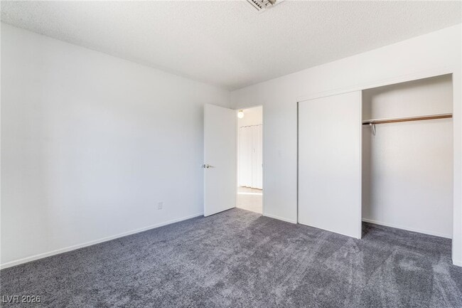 Building Photo - 1024 Willow Tree Dr