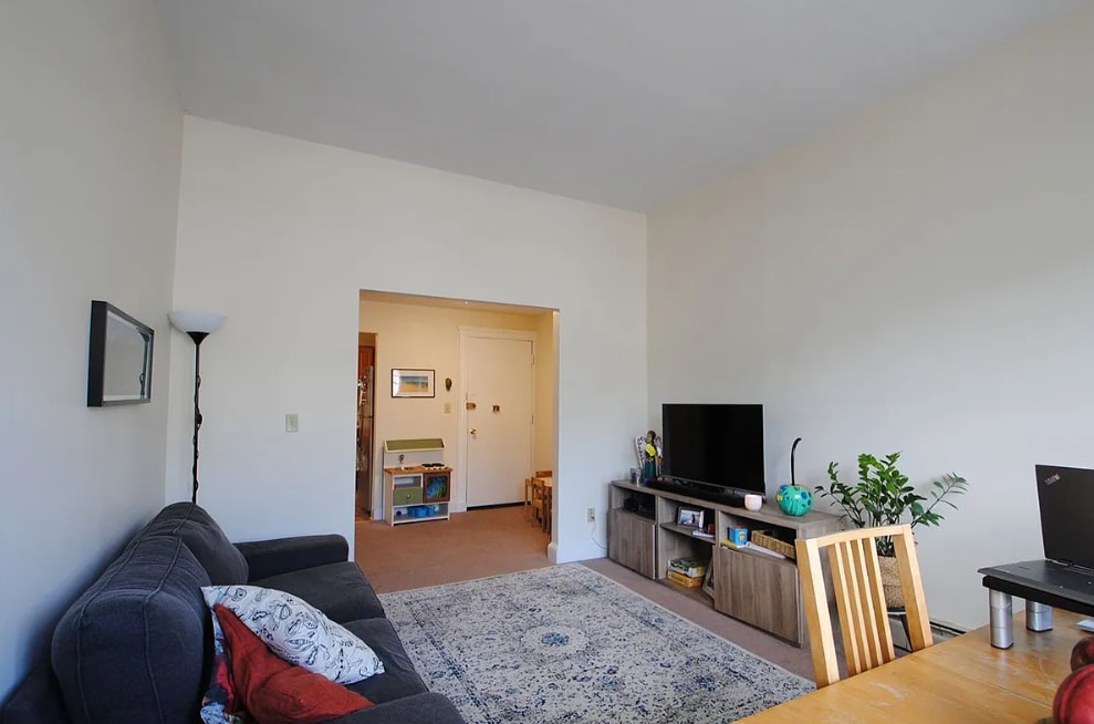 Building Photo - 20 Colborne Rd