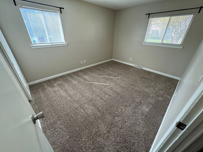 Building Photo - 3 Bedroom- Upper Arlington area