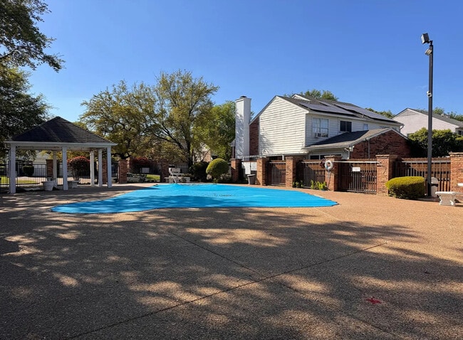 Building Photo - 1618 Beach Ln