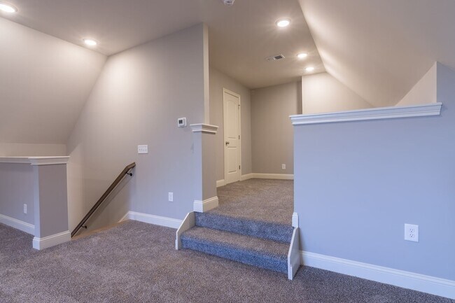 Building Photo - 1031 C P Stewart Blvd