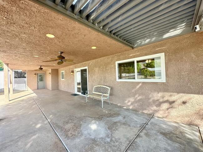 Building Photo - COMING SOON! AMAZING 3 Bedroom 3 Bathroom ...