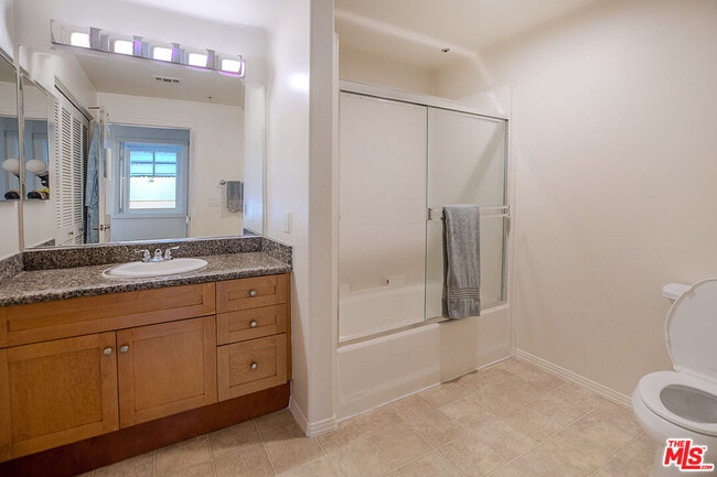 Building Photo - 100 S Alameda St