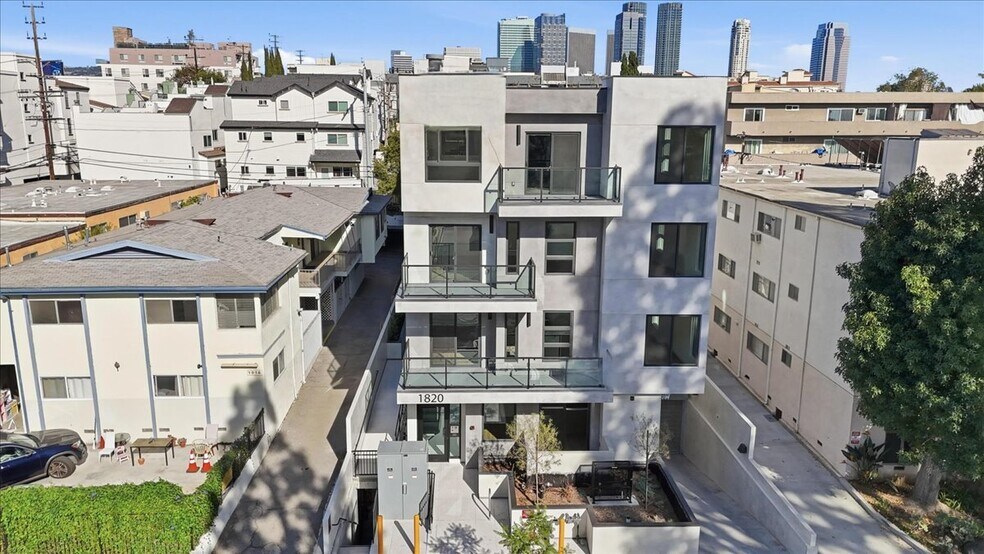 Building Photo - 1820 Prosser Ave