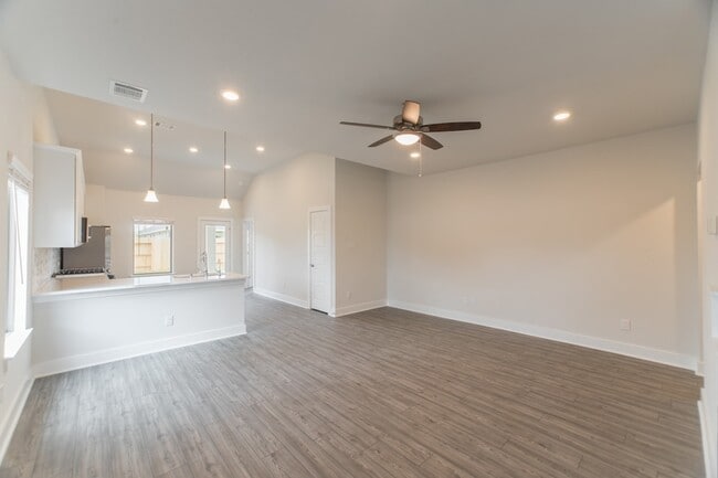 Building Photo - 10539 Preserve Wy