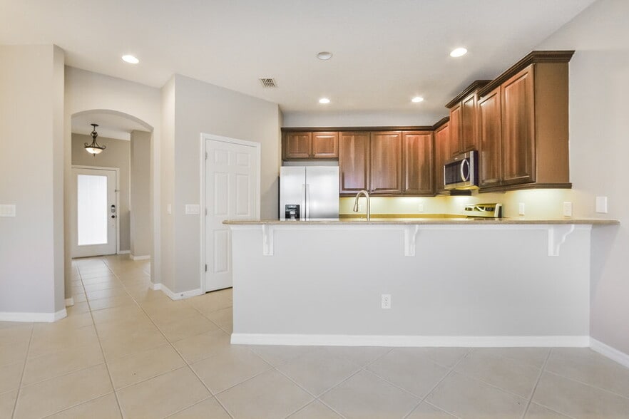 Building Photo - 1304 Travertine Terrace