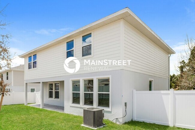 Building Photo - 3 Bedroom Pet-Friendly Home in Deland, FL with Main Street Renewal