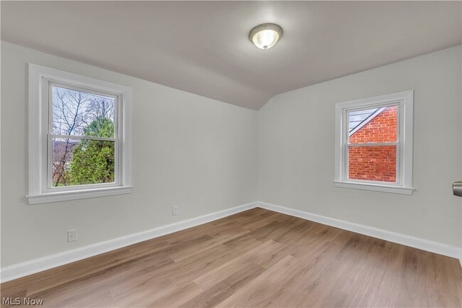 Building Photo - 21206 Hillgrove Ave