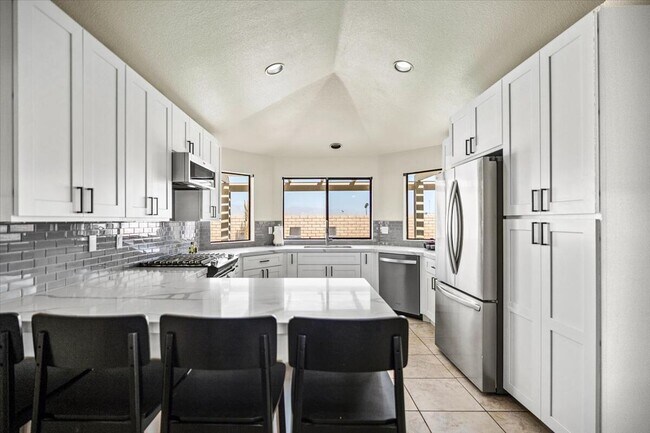 Building Photo - 41740 Jamaica Sands Dr