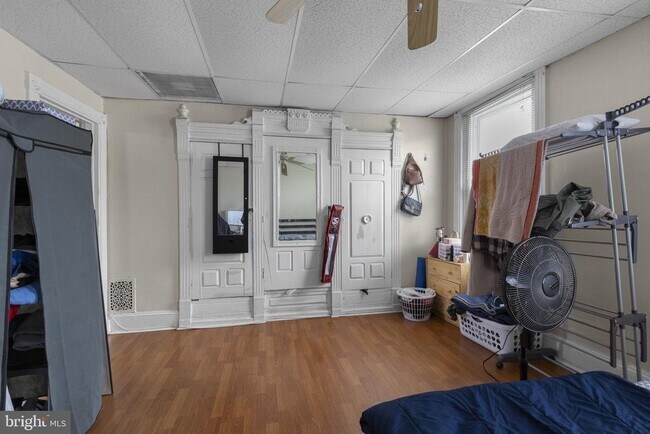 Building Photo - 4034 Baring St