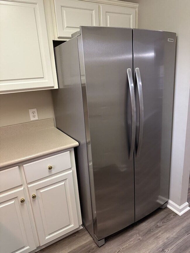 Building Photo - 76 Al Henderson Blvd