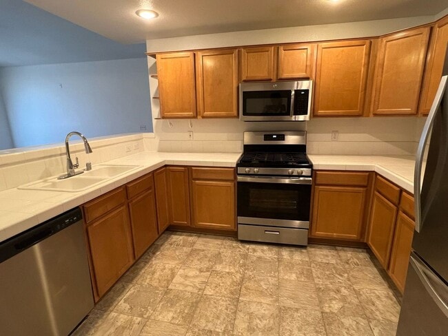 Building Photo - Summerlin - Gated - off Town Center