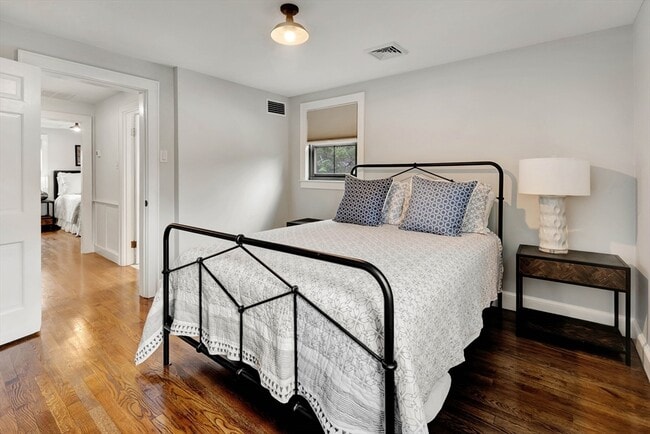 Building Photo - 167 Summer St