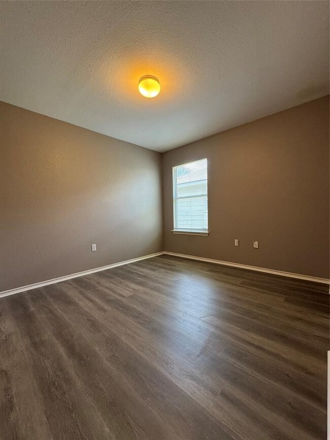 Building Photo - 7201 Cayenne Ln