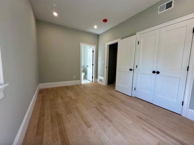 Building Photo - 8 Spalding St